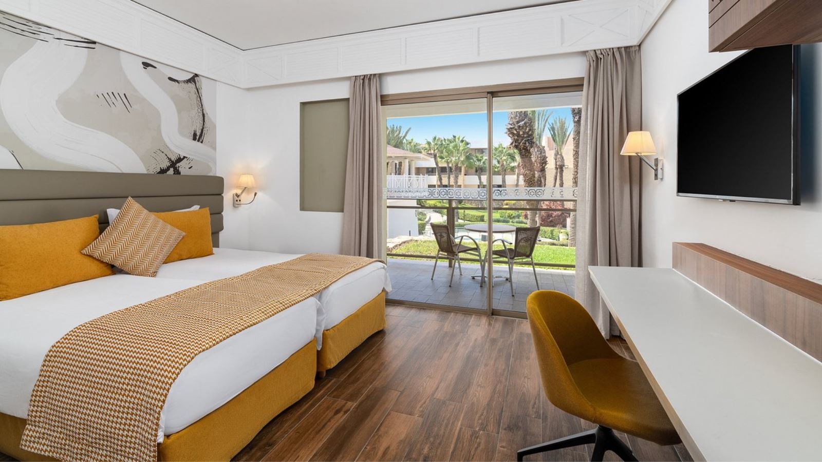 rooms-single-use-standard-room-pool-view