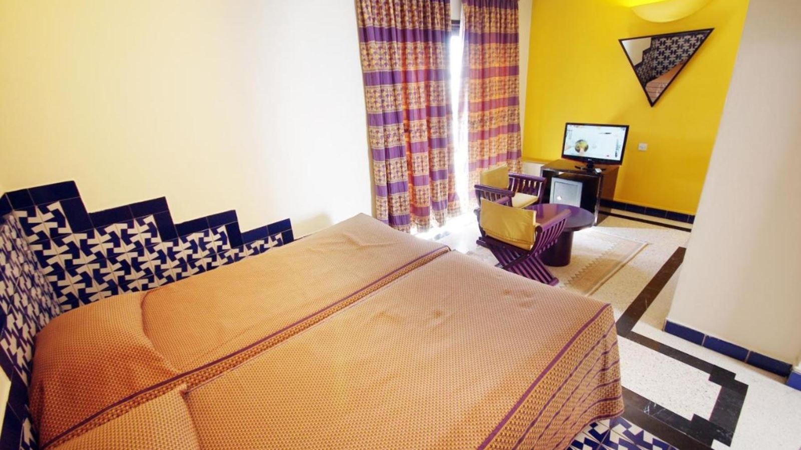 rooms-double-standard-room-balcony-or-terrace-senior-55+