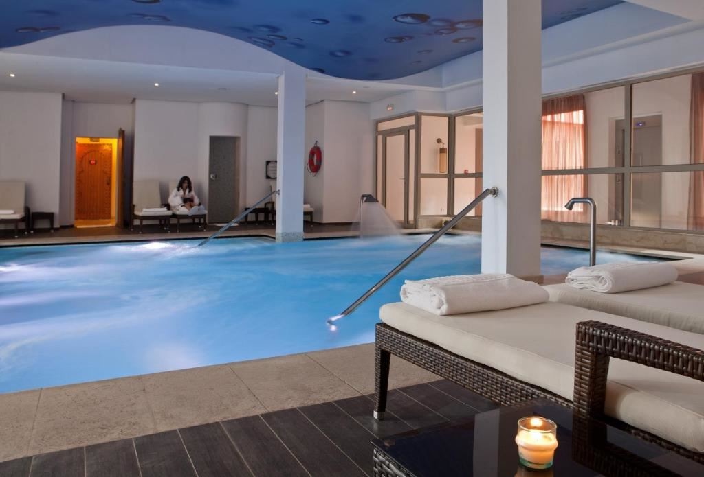 pools-indoor-pool