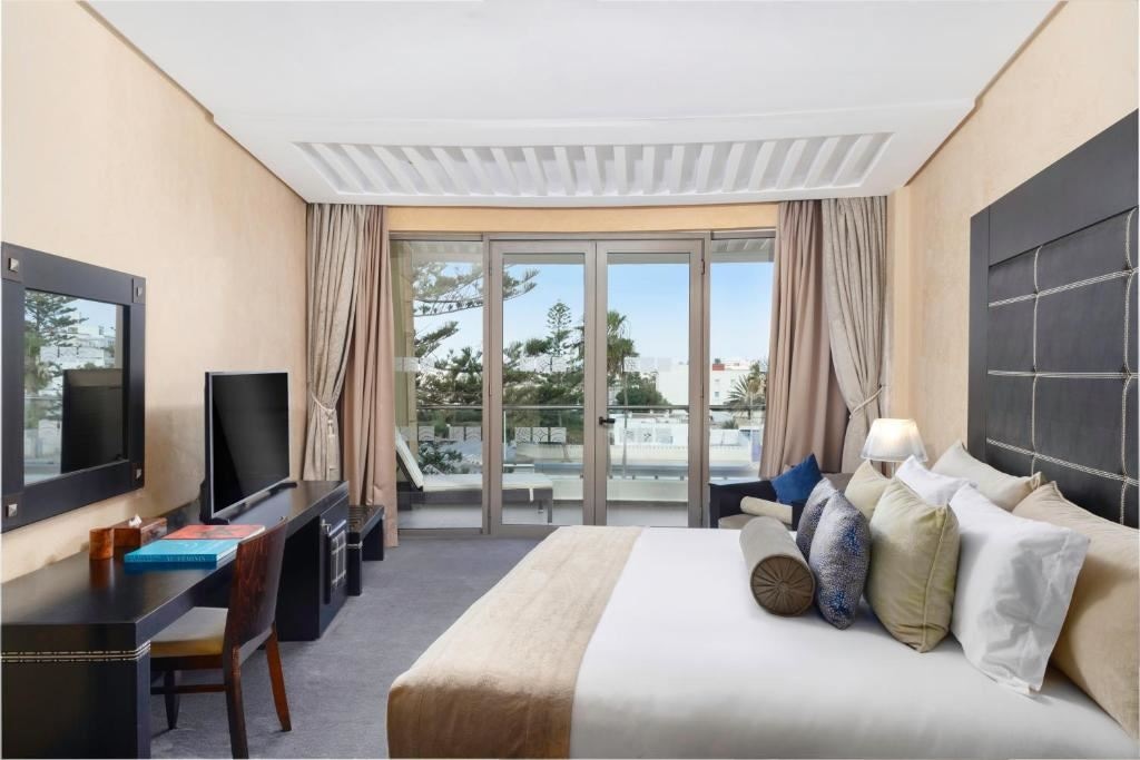 rooms-deluxe-room-gardenpool-view