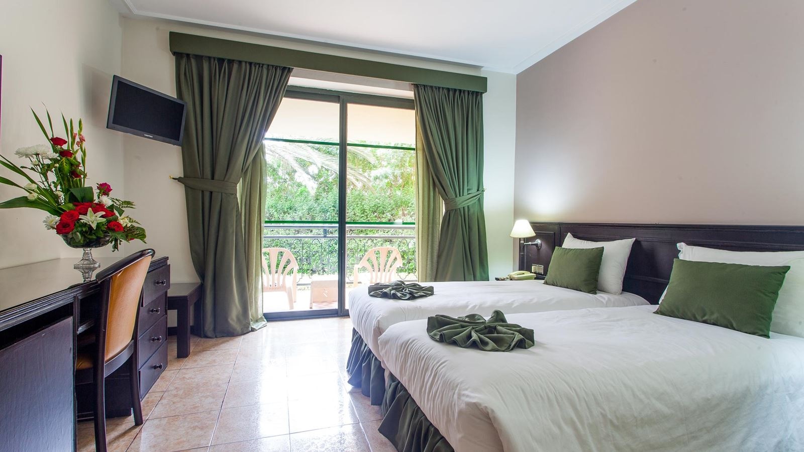 rooms-single-room-with-child