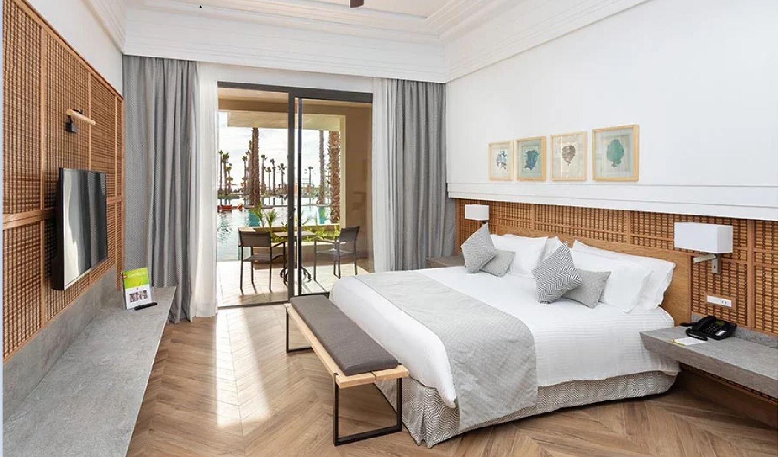 rooms-suite-swim-up-adult-only