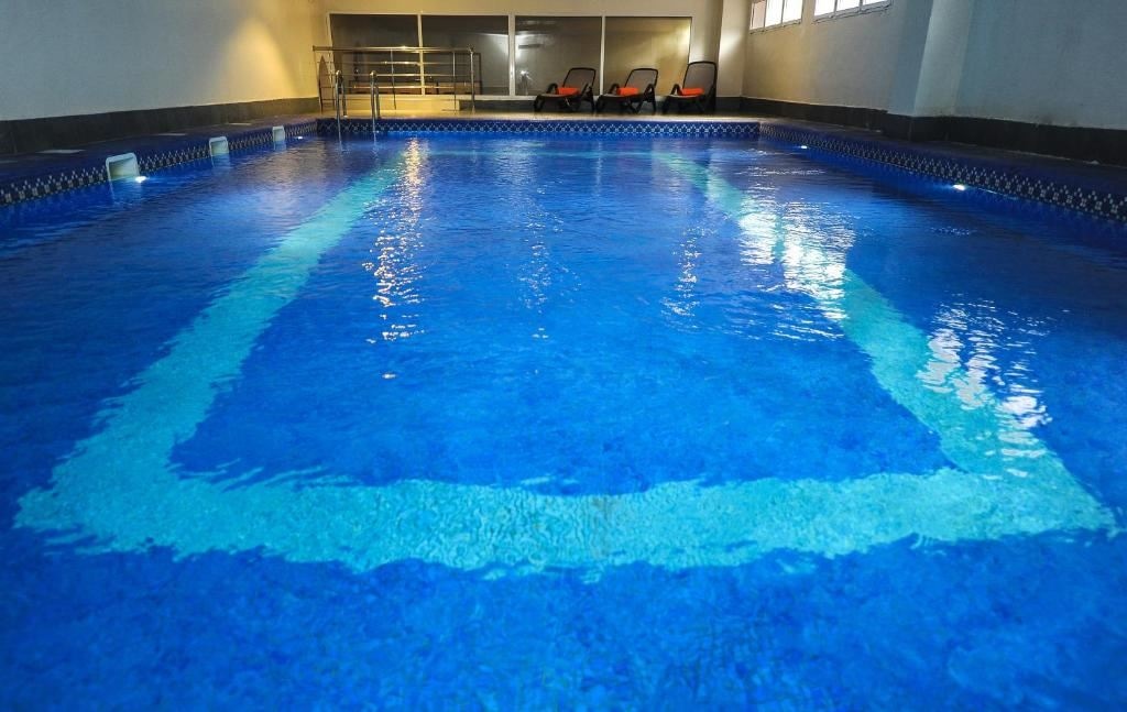 pools-indoor-pool