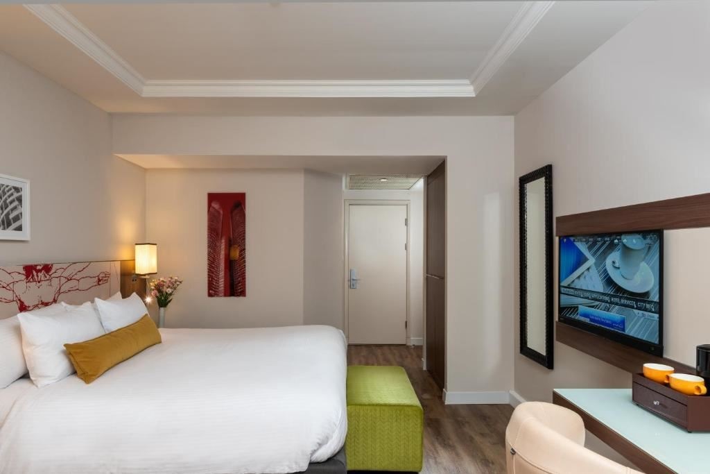rooms-executive-room