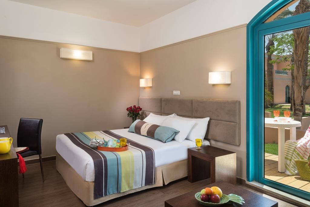 rooms-deluxe-renovated-room