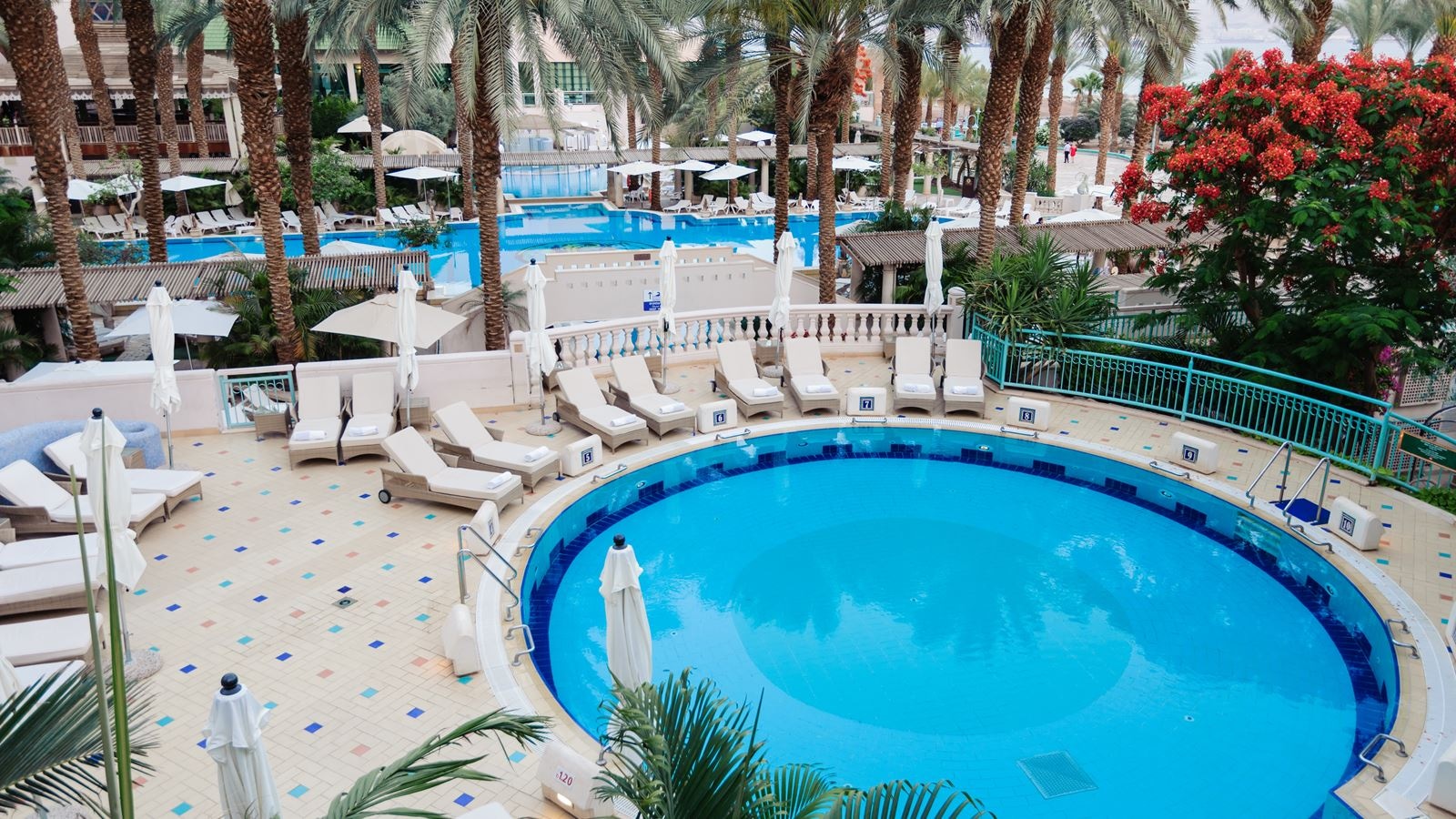 pools-outdoor--indoor-pool