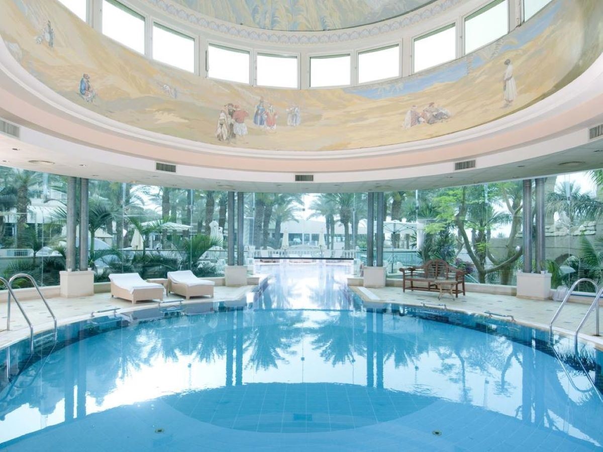 pools-outdoor--indoor-pool