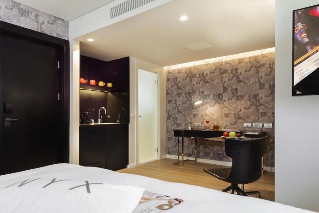 rooms-executive-room