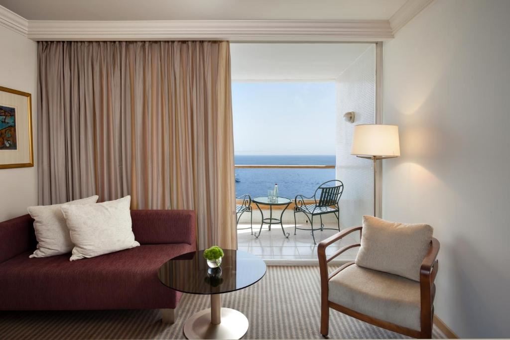 rooms-new-royal-room