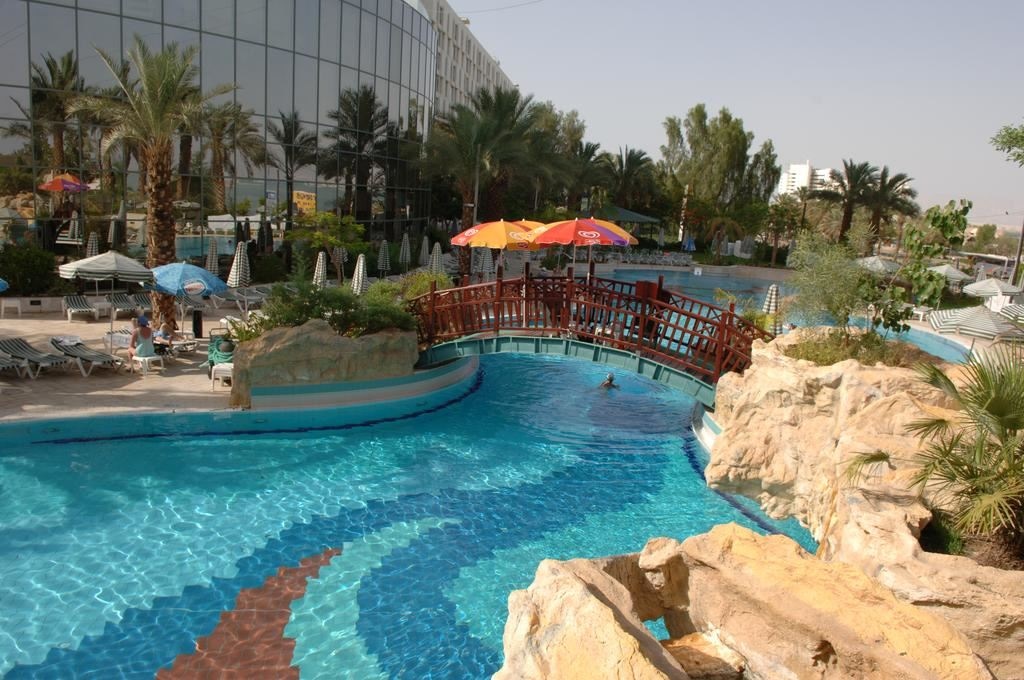 pools-outdoor-pool