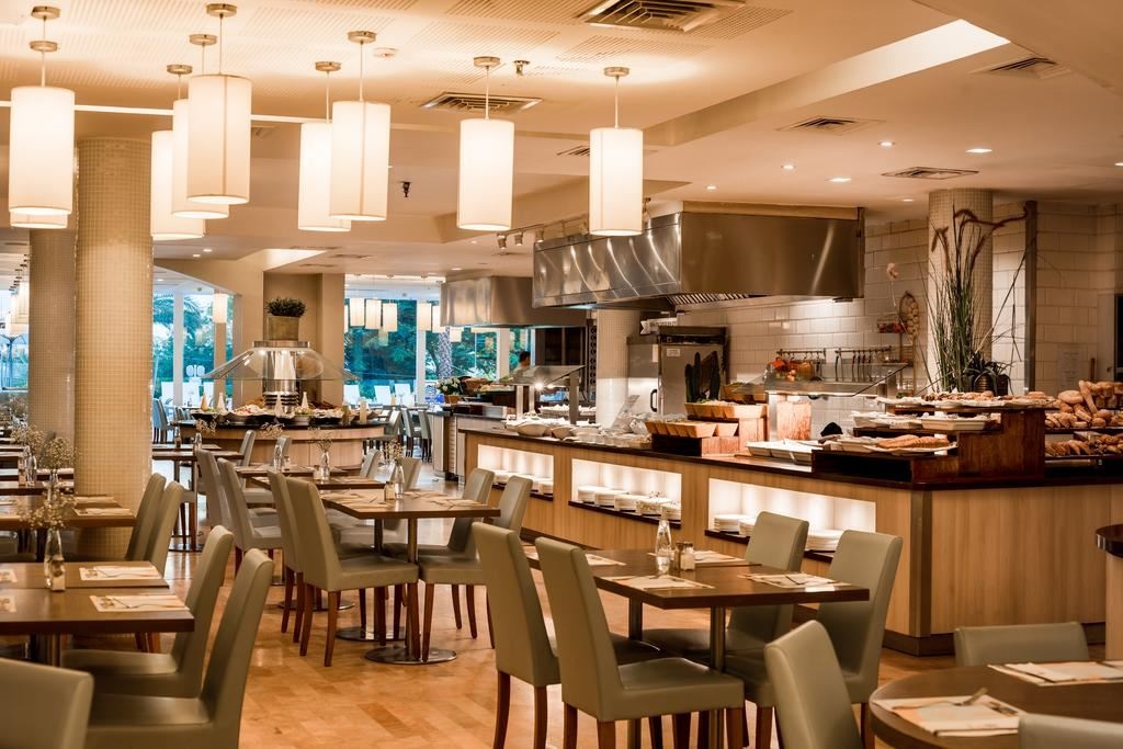 restaurants-main-dining-room