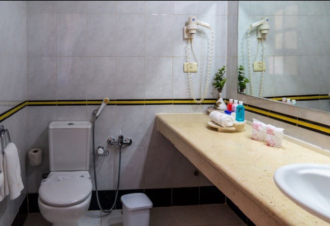 rooms-standard-pool-view-room