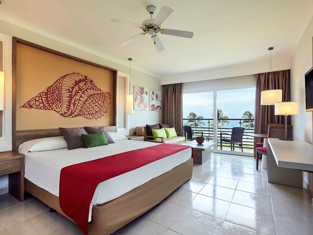 rooms-double-room-deluxe-room-partial-ocean-view