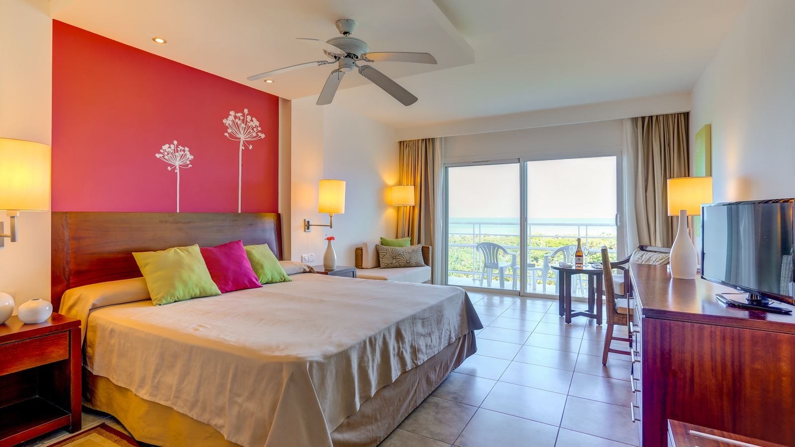 rooms-deluxe-room-ocean-view