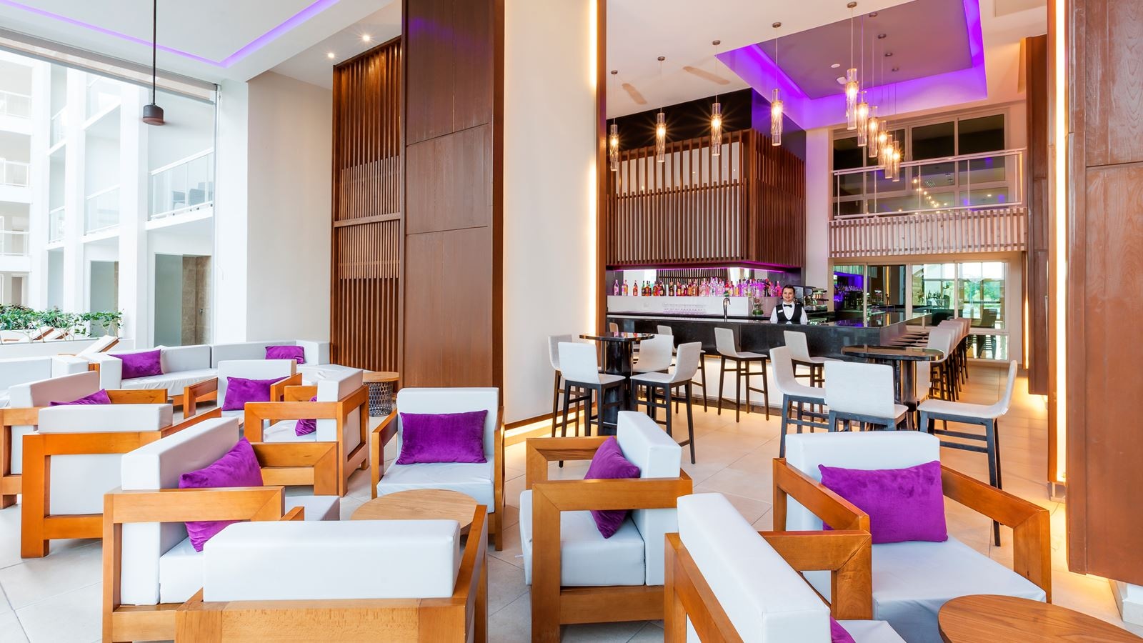 bars-krystal-lobby-bar