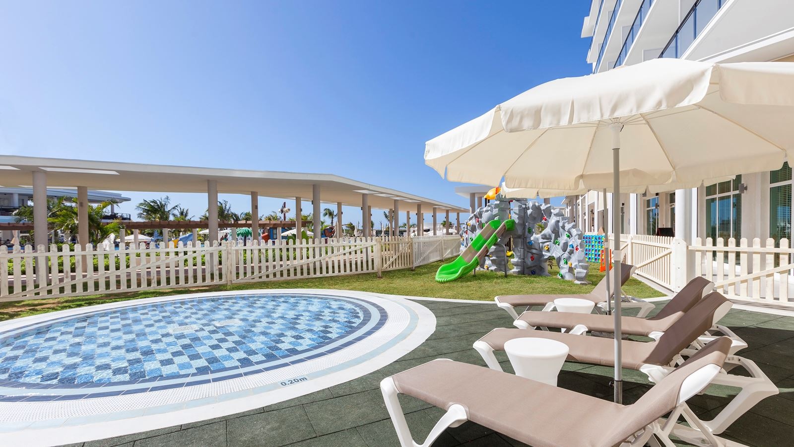 pools-outdoor--indoor-childrens-pool