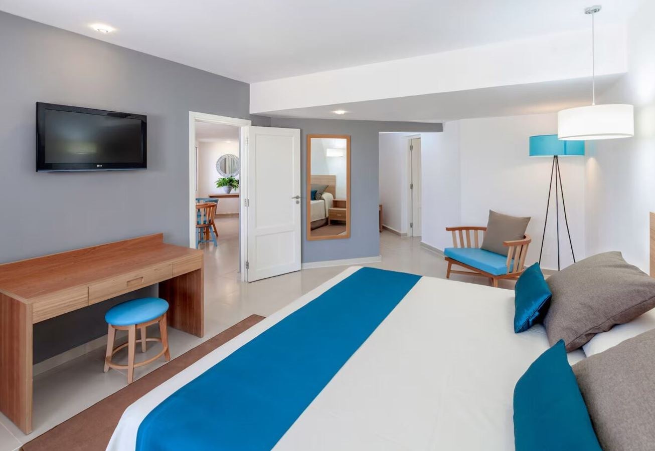 rooms-xtra-sol-suite