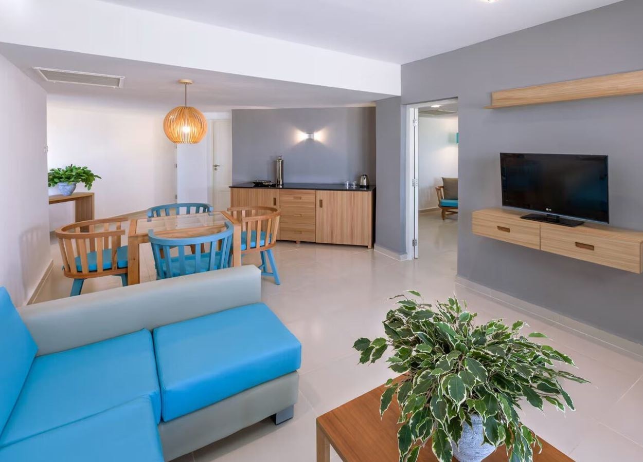 rooms-xtra-sol-suite