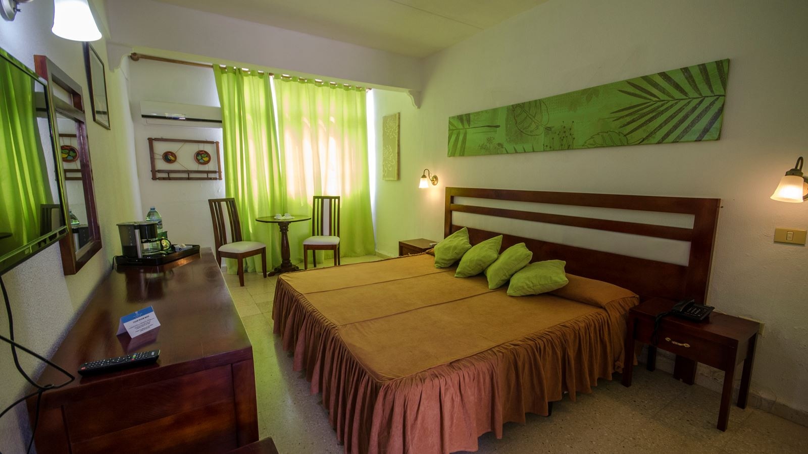 rooms-double-standard-balcony-or-terrace