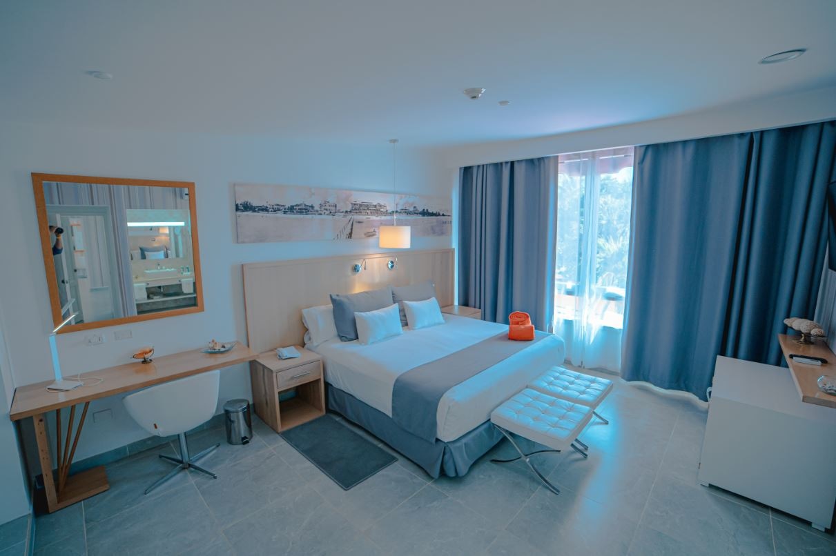 rooms-standard-deluxe-room