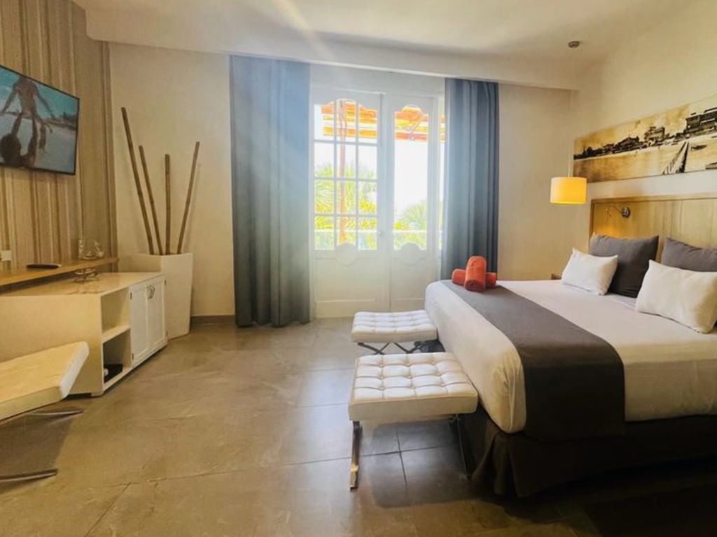 rooms-junior-suite-oceanfront