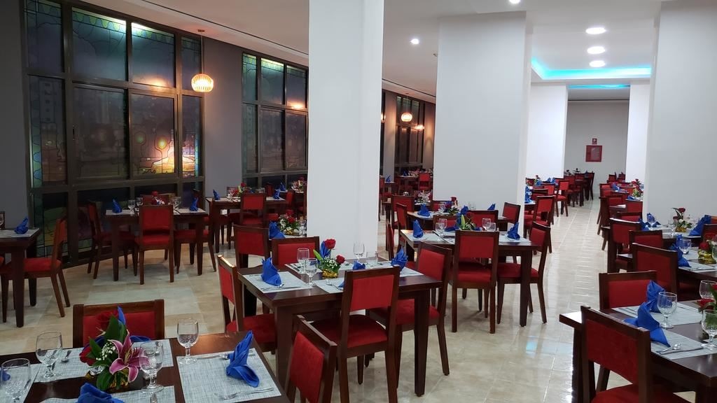 restaurants-restaurant