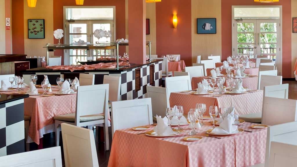 restaurants-restaurant