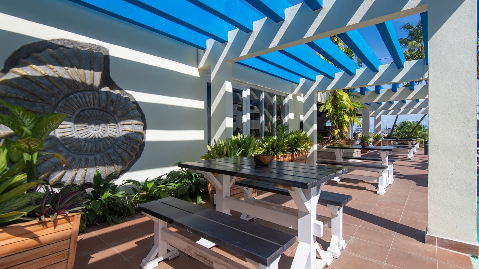 restaurants-restaurant