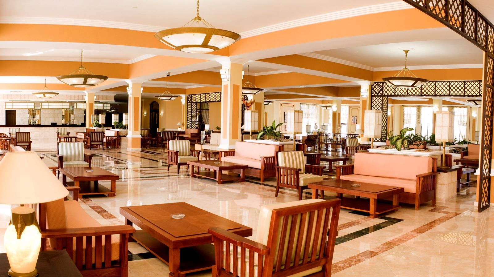 bars-lobby-bar-serrano