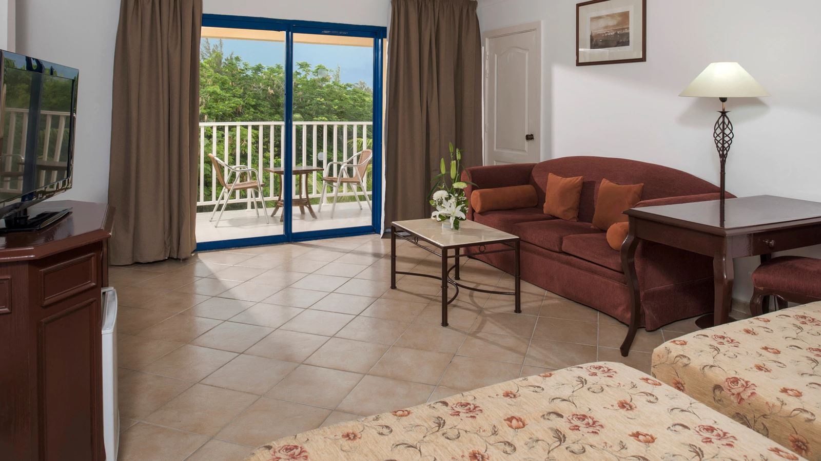 rooms-friends-connected