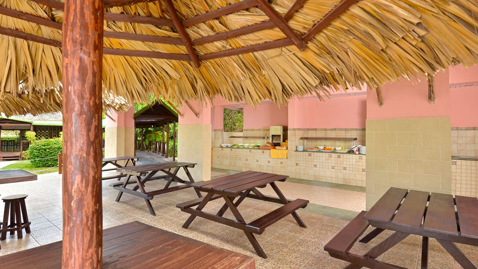 restaurants-pool-snack-restaurant