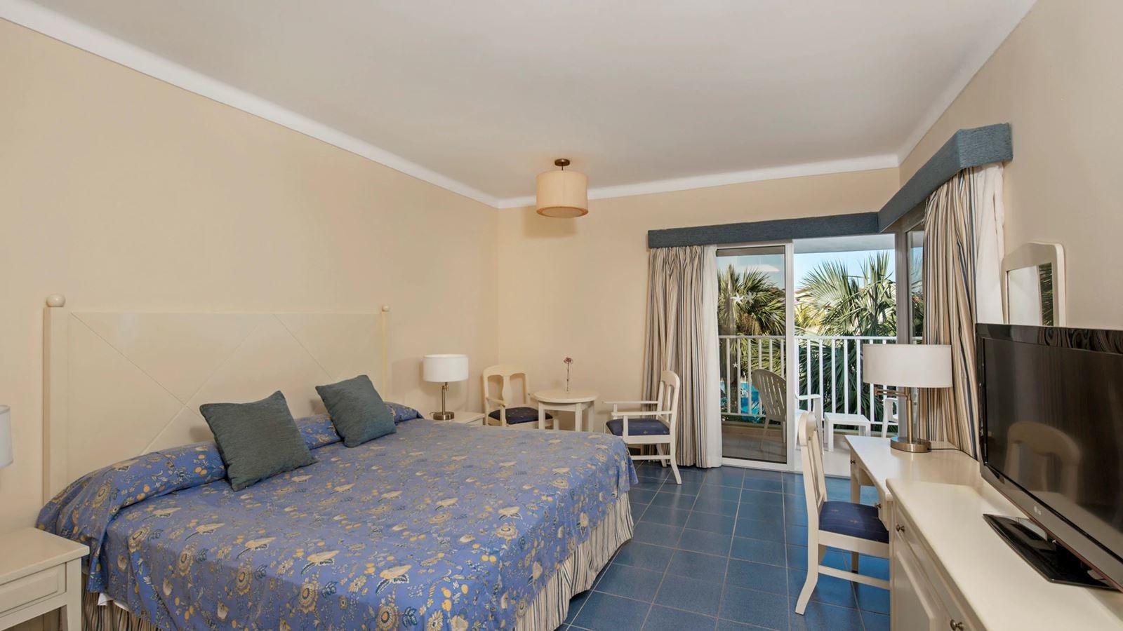 rooms-bungalow-pool-view