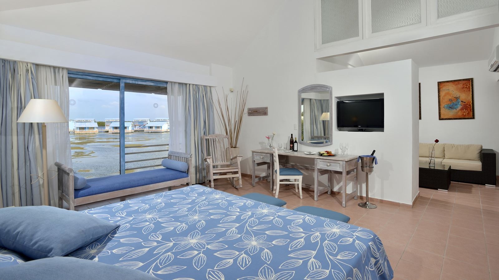 rooms-grand-suite-lake-view