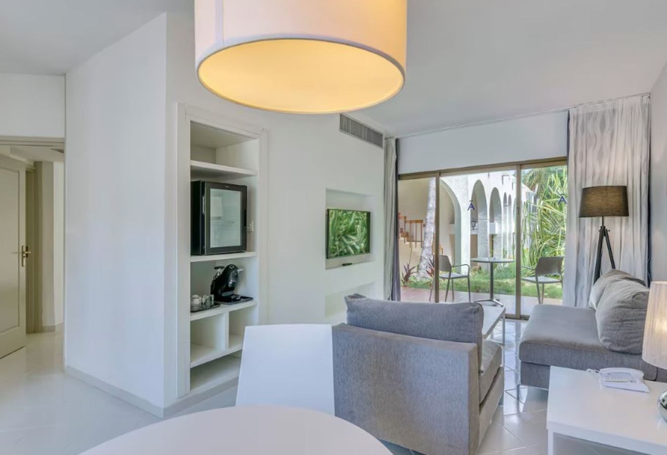 rooms-the-level-garden-suite