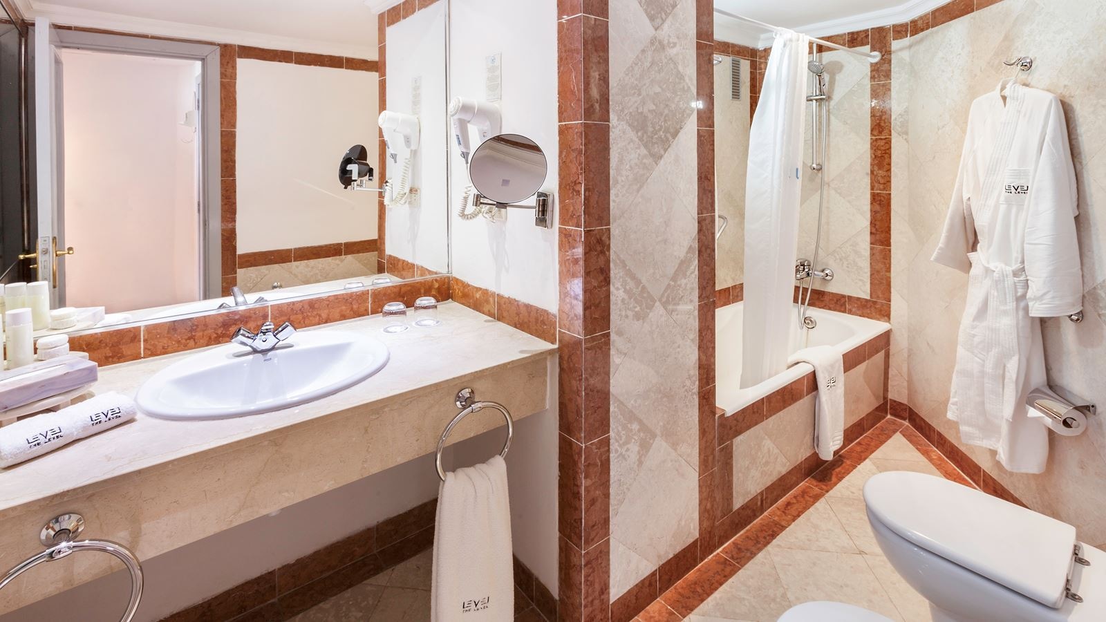 rooms-the-level-room-sea-view