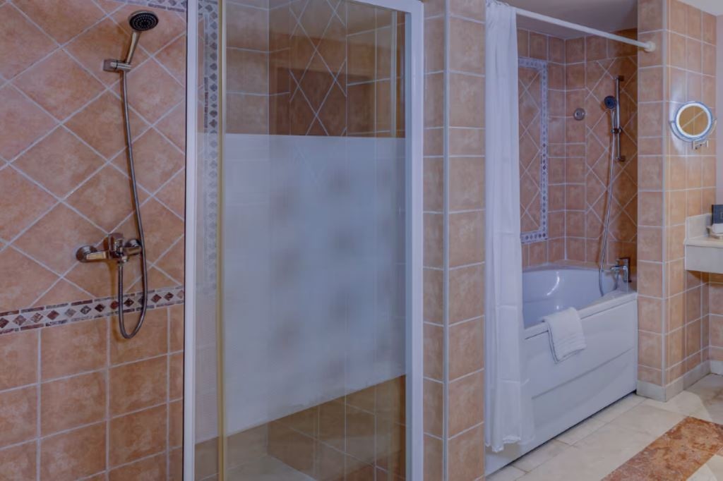 rooms-master-suite-royal-service