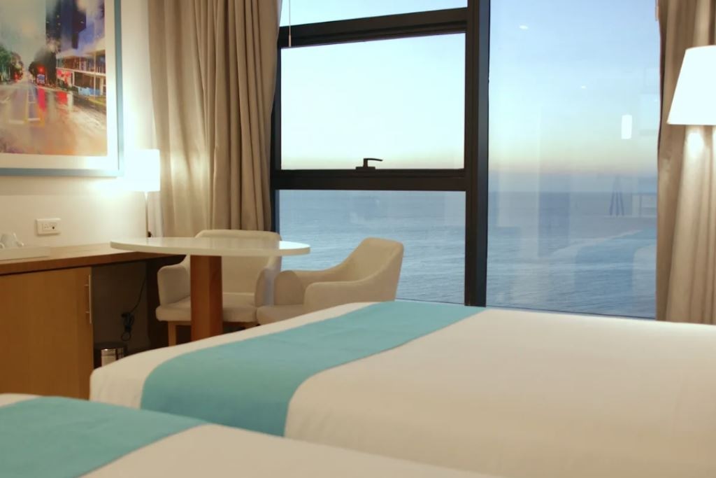 rooms-deluxe-ocean-room