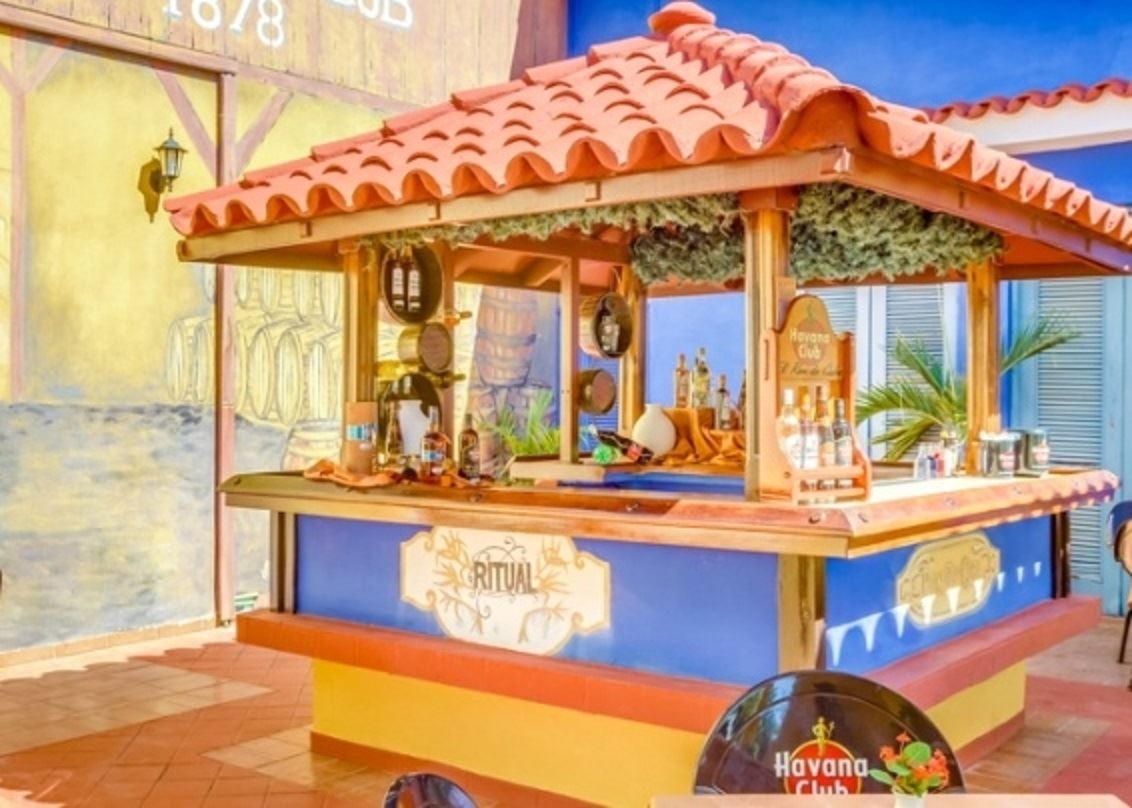 restaurants-main-building