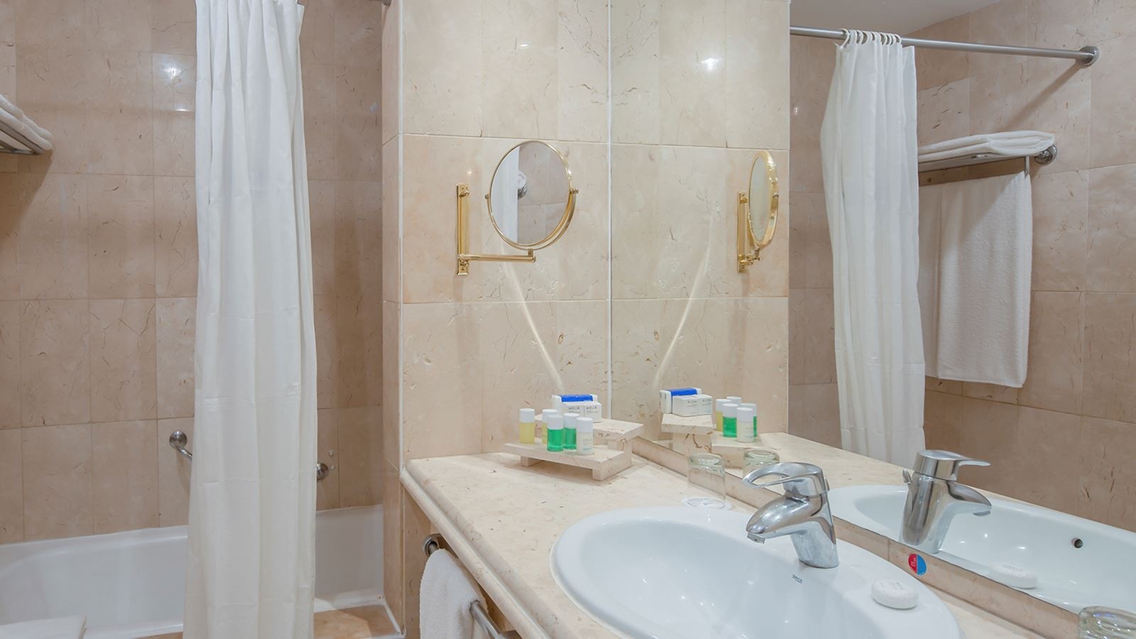 rooms-the-level-room