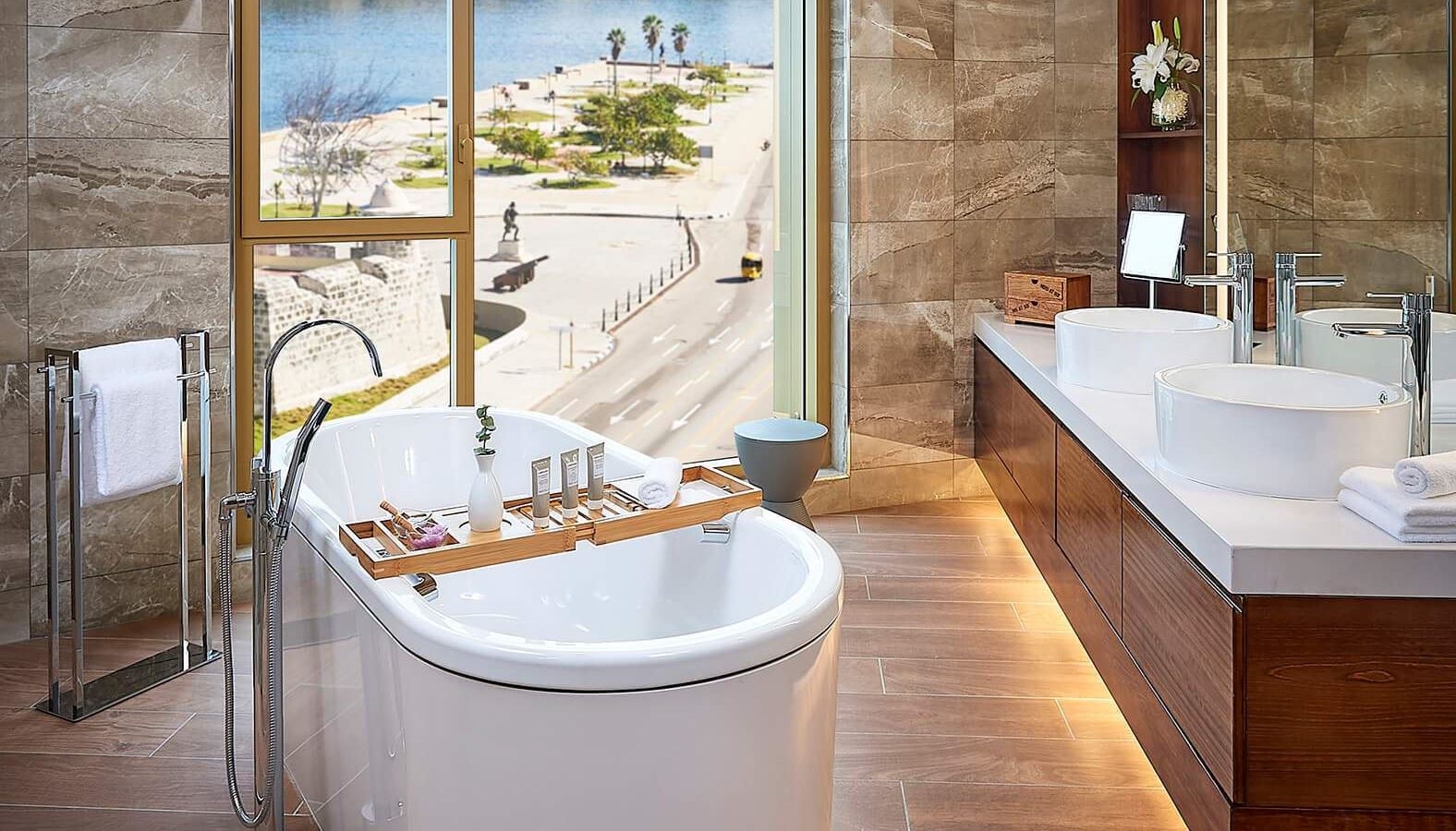 rooms-luxury-room-superior-habana-bay