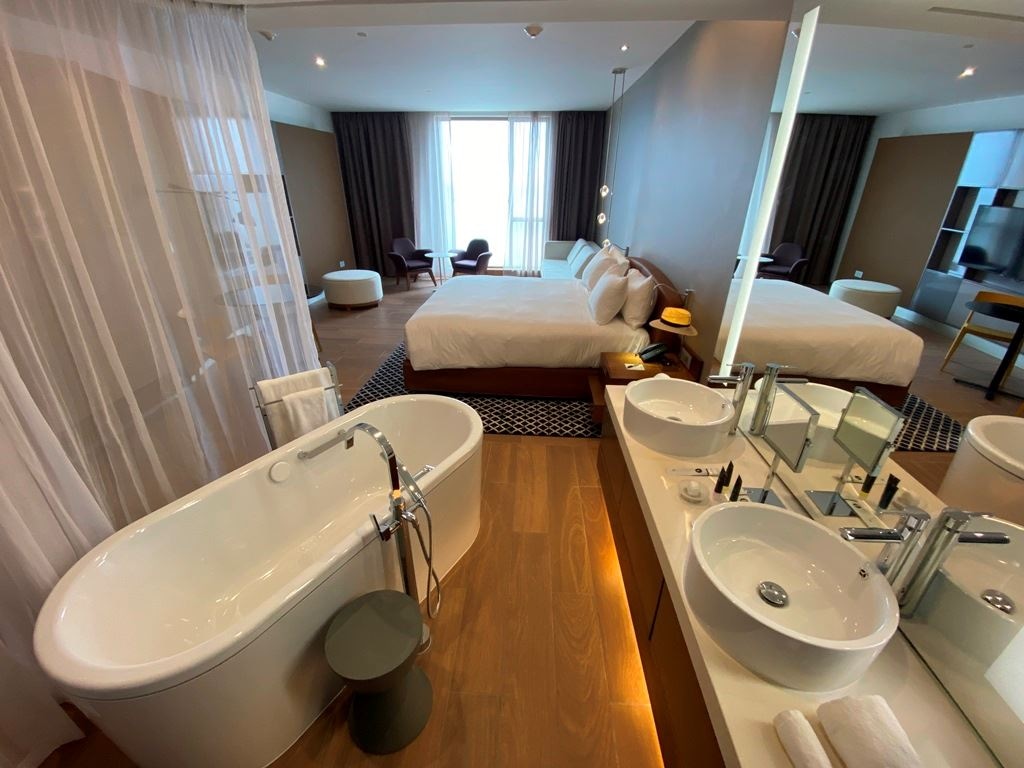 rooms-luxury-junior-suite
