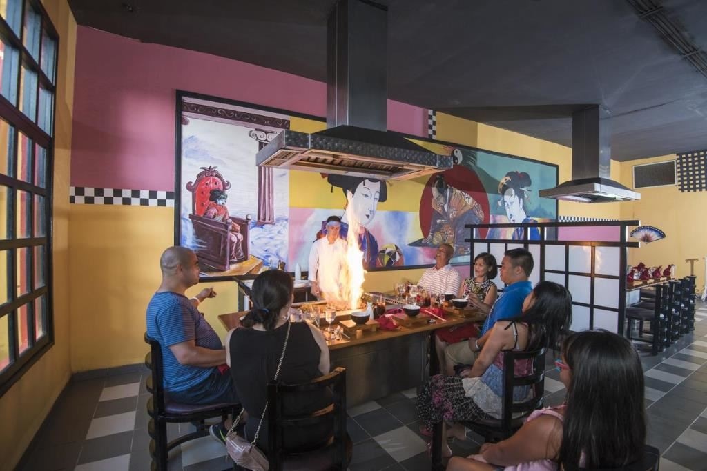 restaurants-main-building