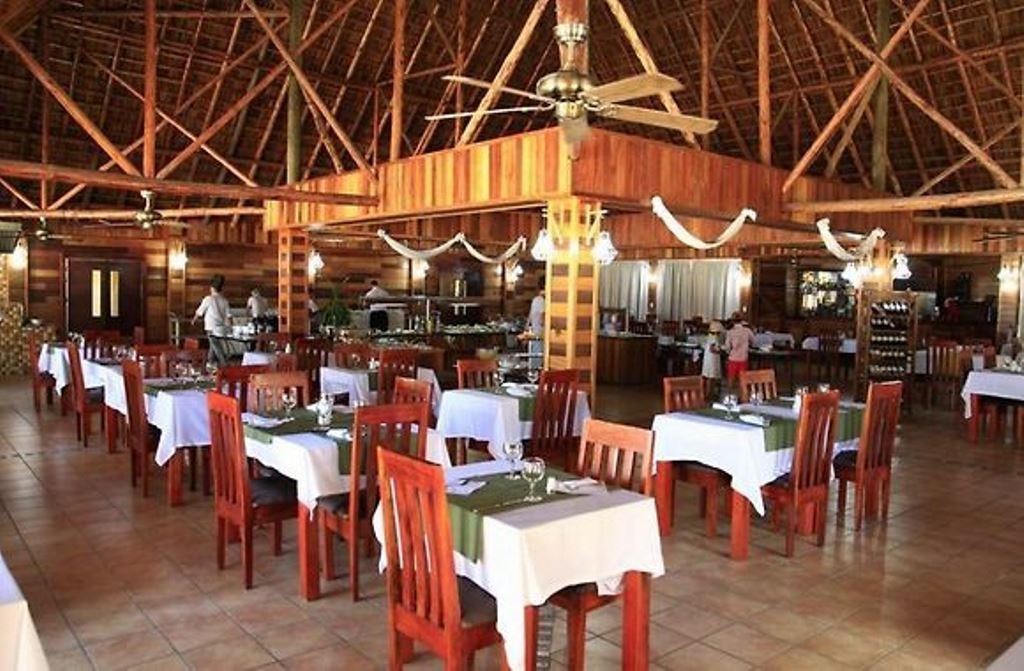 restaurants-main-building