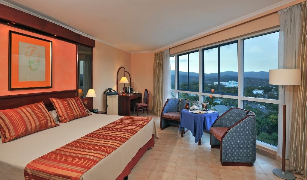 rooms-the-level-junior-suite