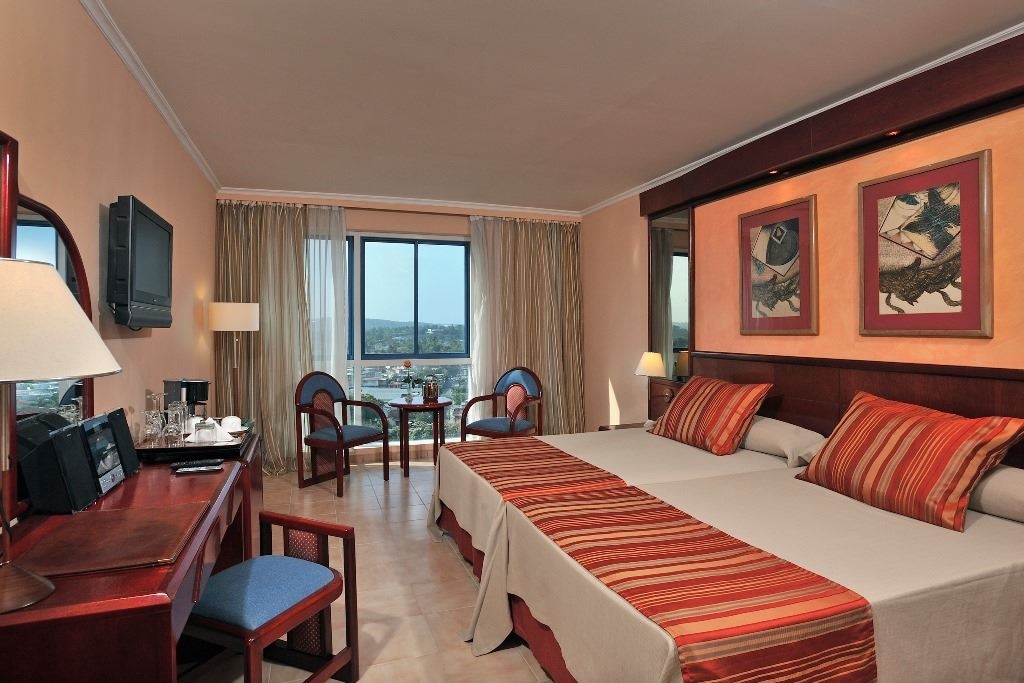 rooms-grand-suite-the-level