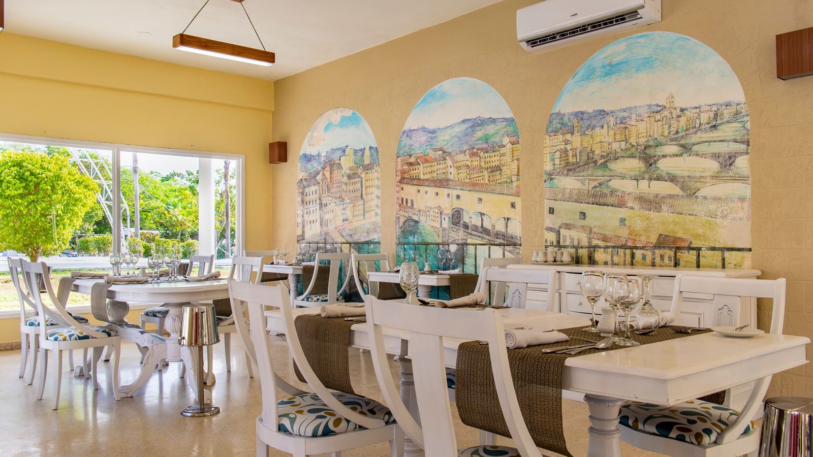 restaurants-restaurants