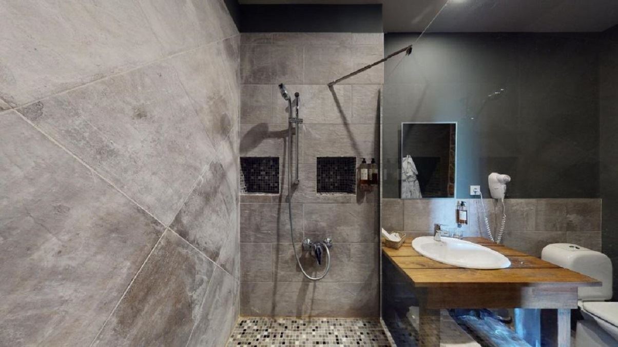 rooms-family-suit-with-balcony-dbl