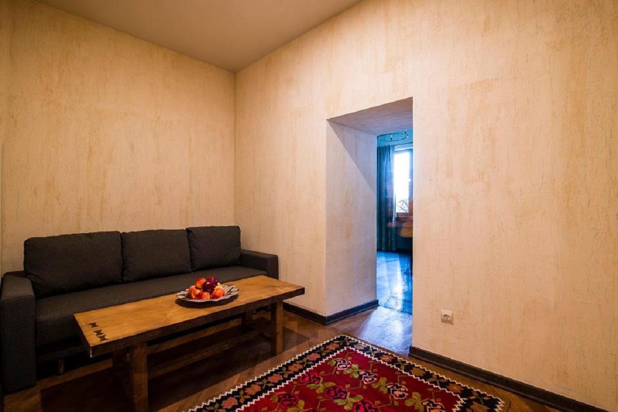 rooms-family-suit-with-balcony-sngl