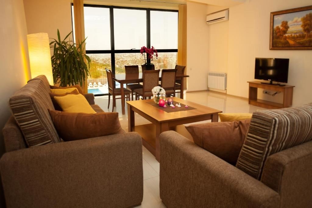 rooms-two-bedroom-suite