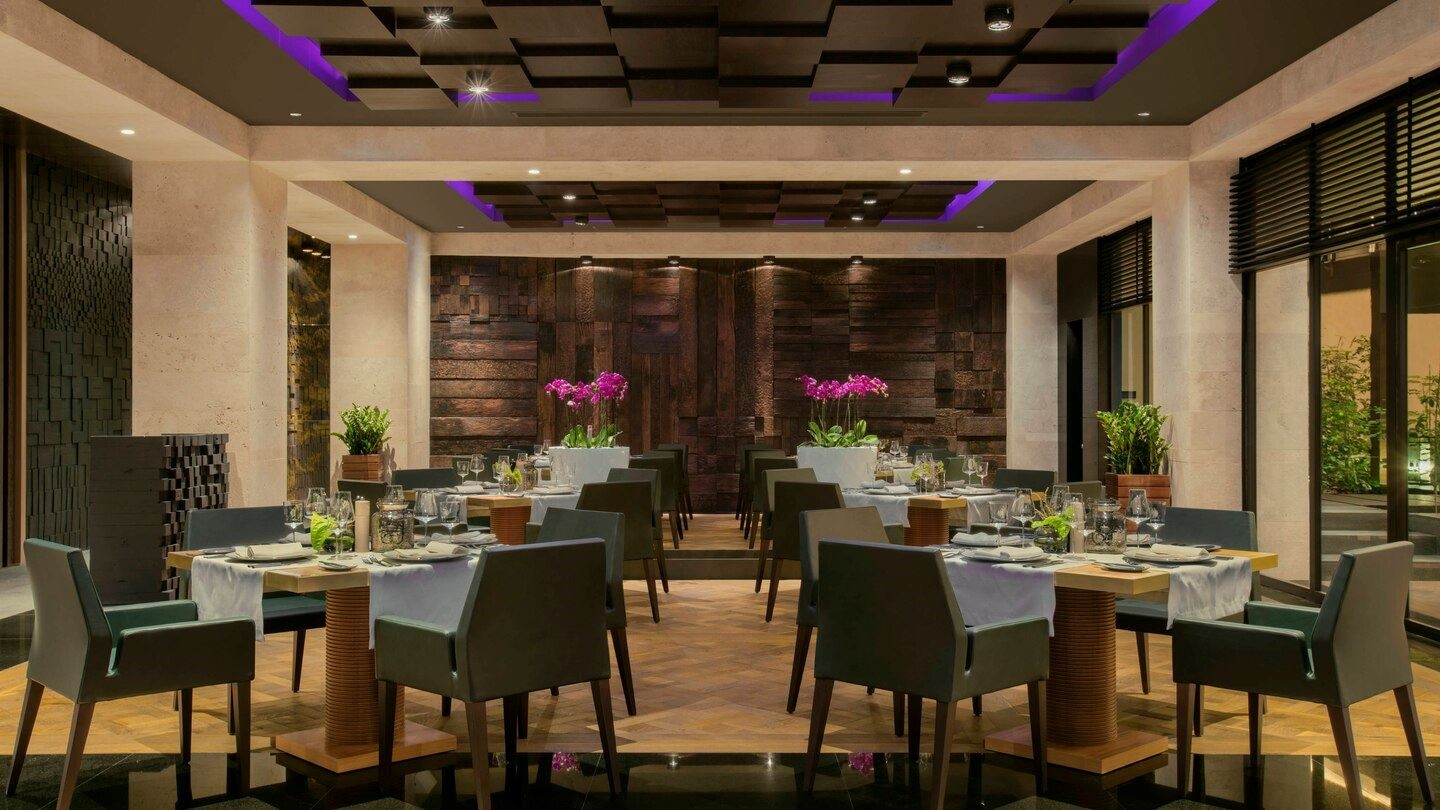 restaurants-hunters-room--grill